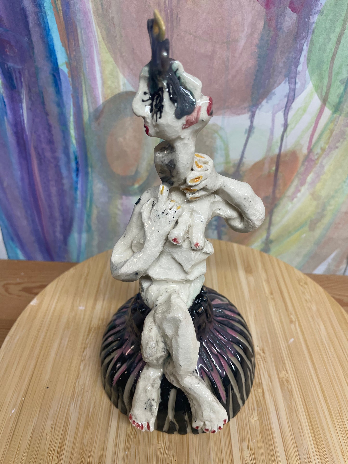 Keramik Skulptur “kvinde med lang hals og kort lunte”