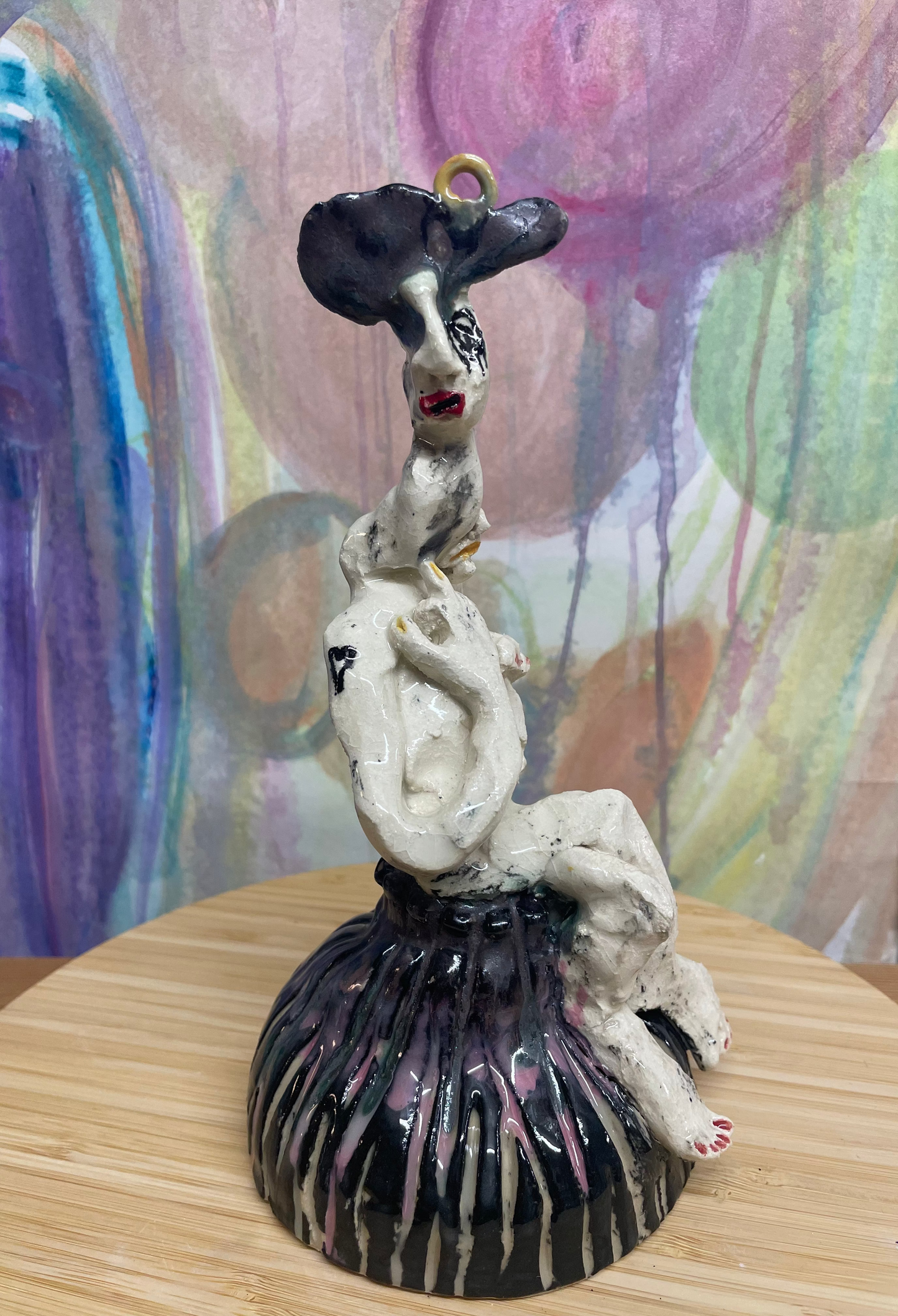 Keramik Skulptur “kvinde med lang hals og kort lunte”