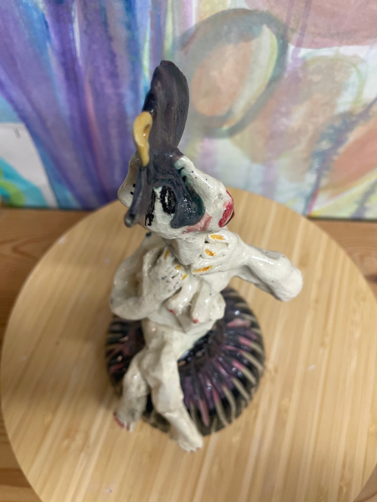 Keramik Skulptur “kvinde med lang hals og kort lunte”