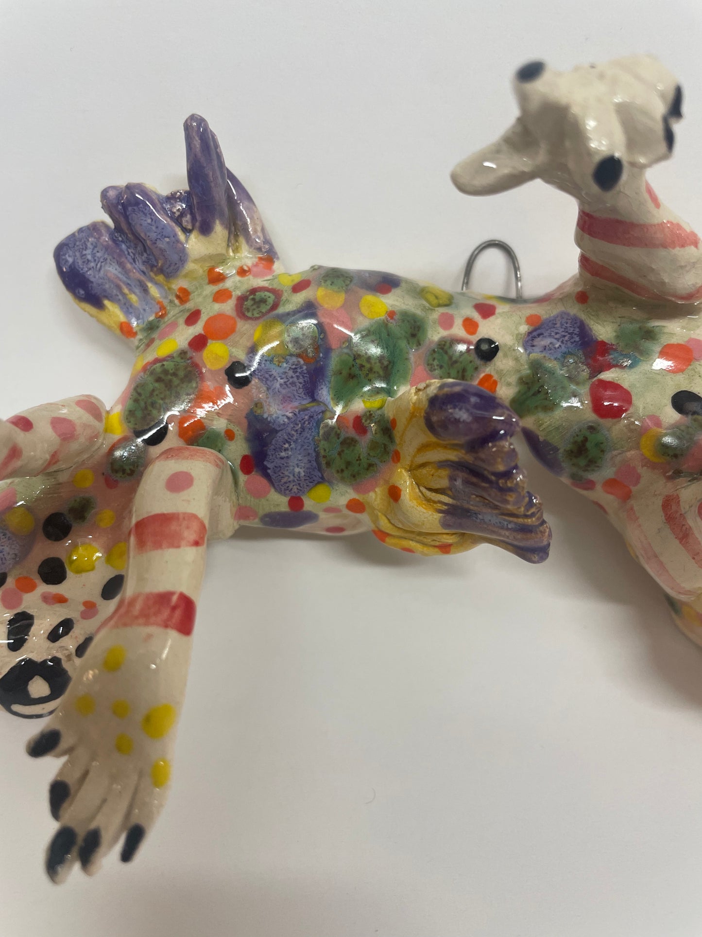 Vims keramik figur til at hænge på væggen (lilla)