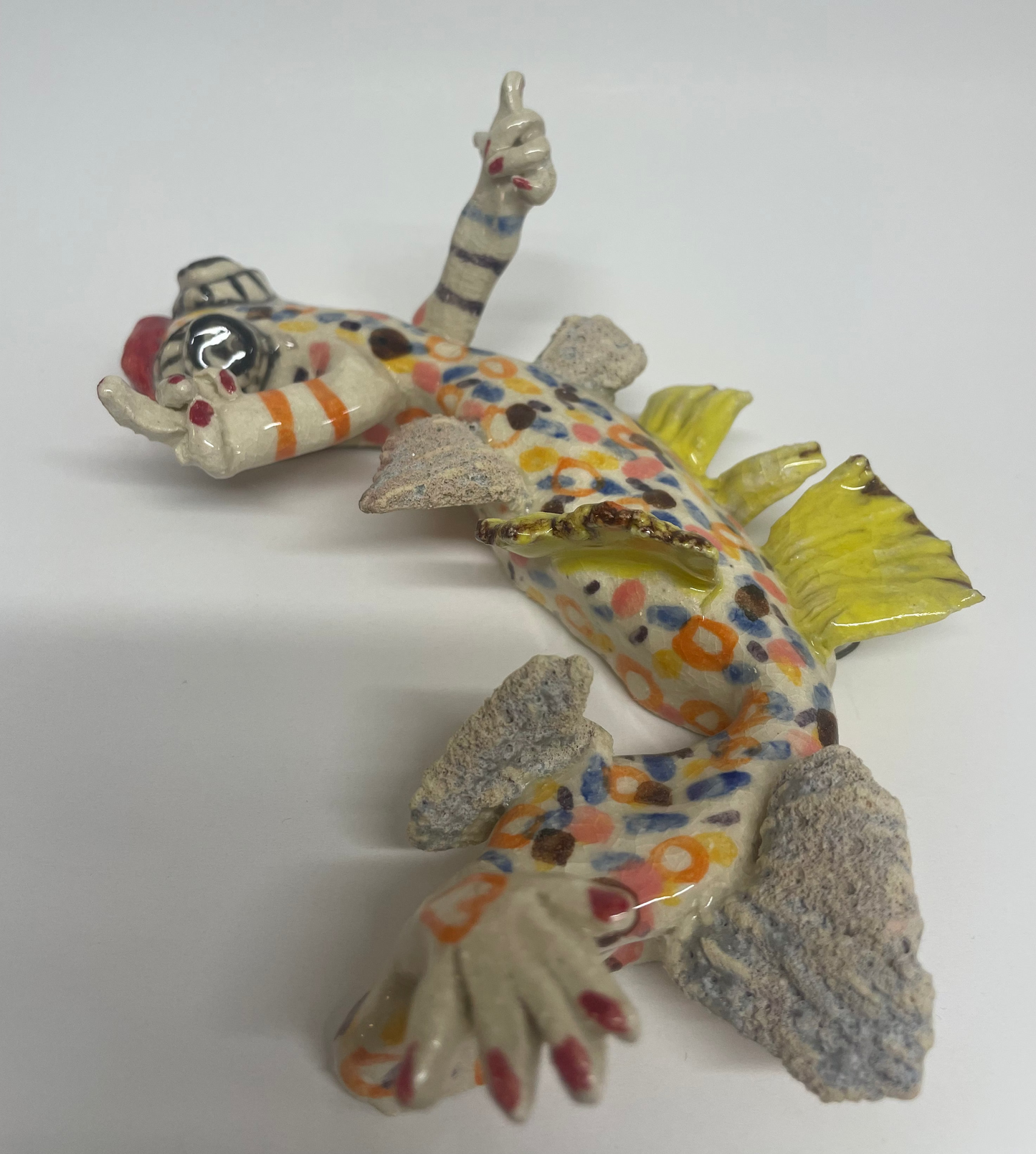 Vims keramik figur til at hænge på væggen (gul)