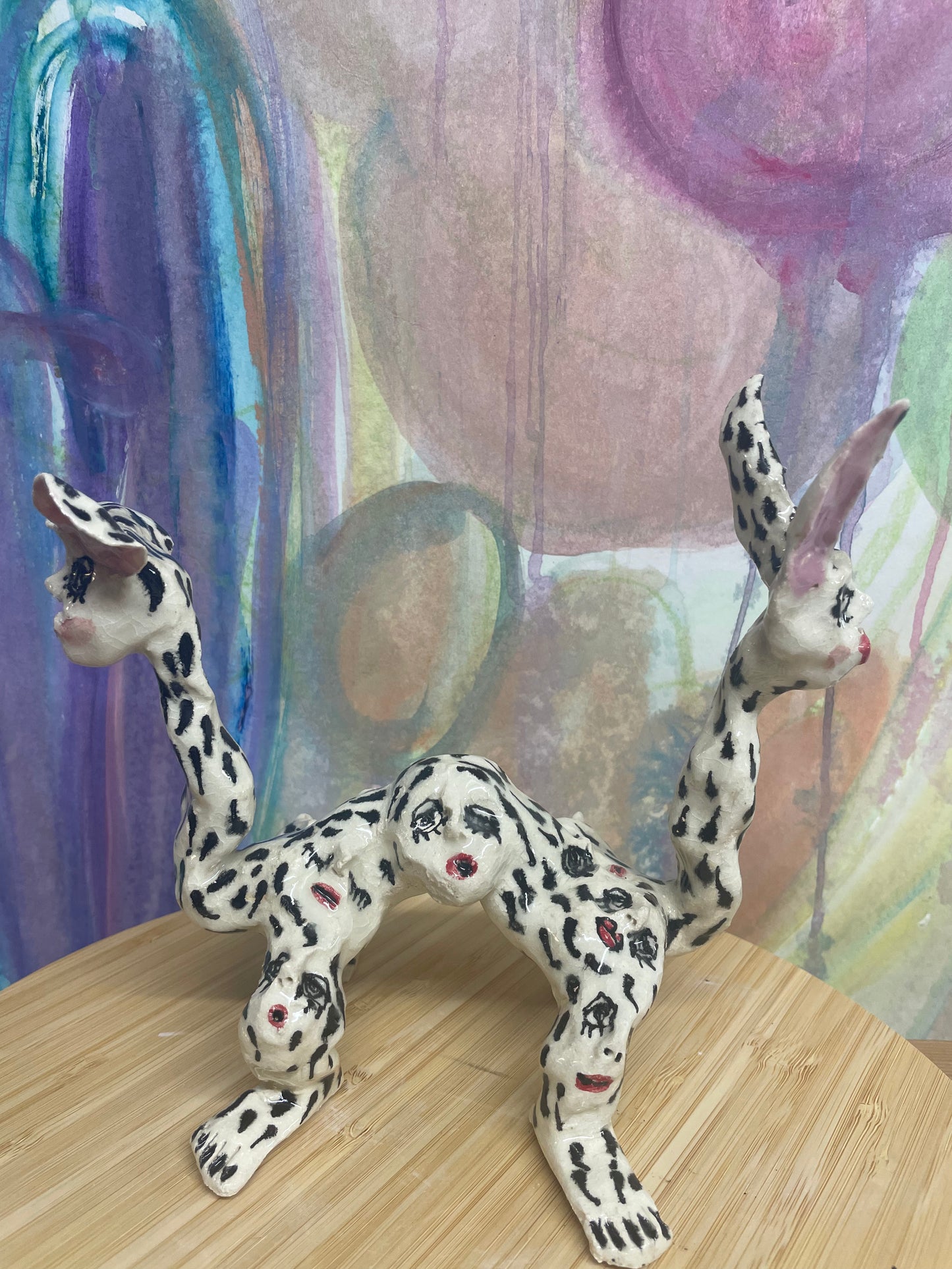 Keramik skulptur “dyret med ansigter”