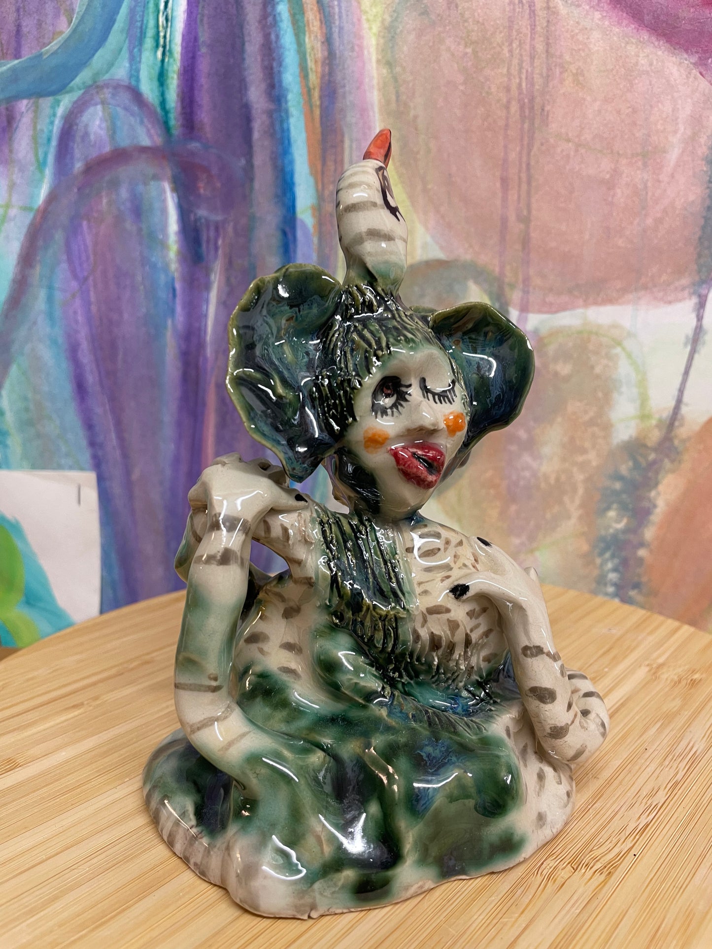 Keramik skulptur “ Hun er lidt flyvsk”