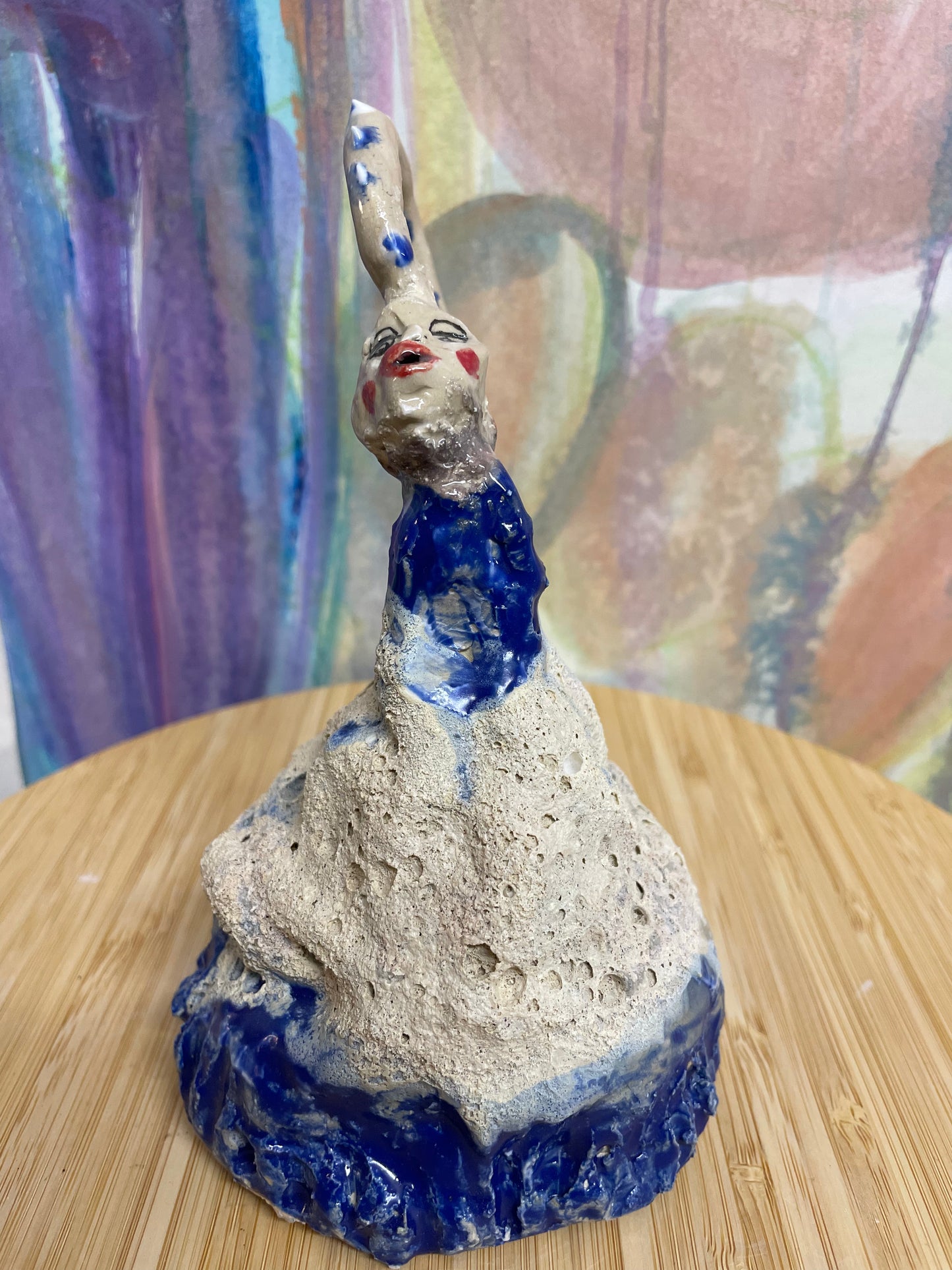 Keramik skulptur “kvinde med ring“