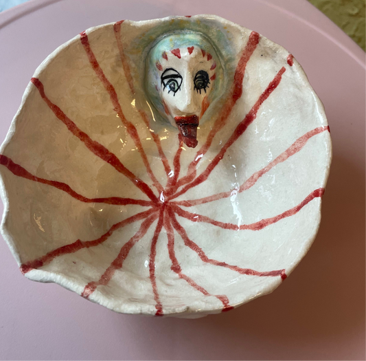 Skål med ansigt