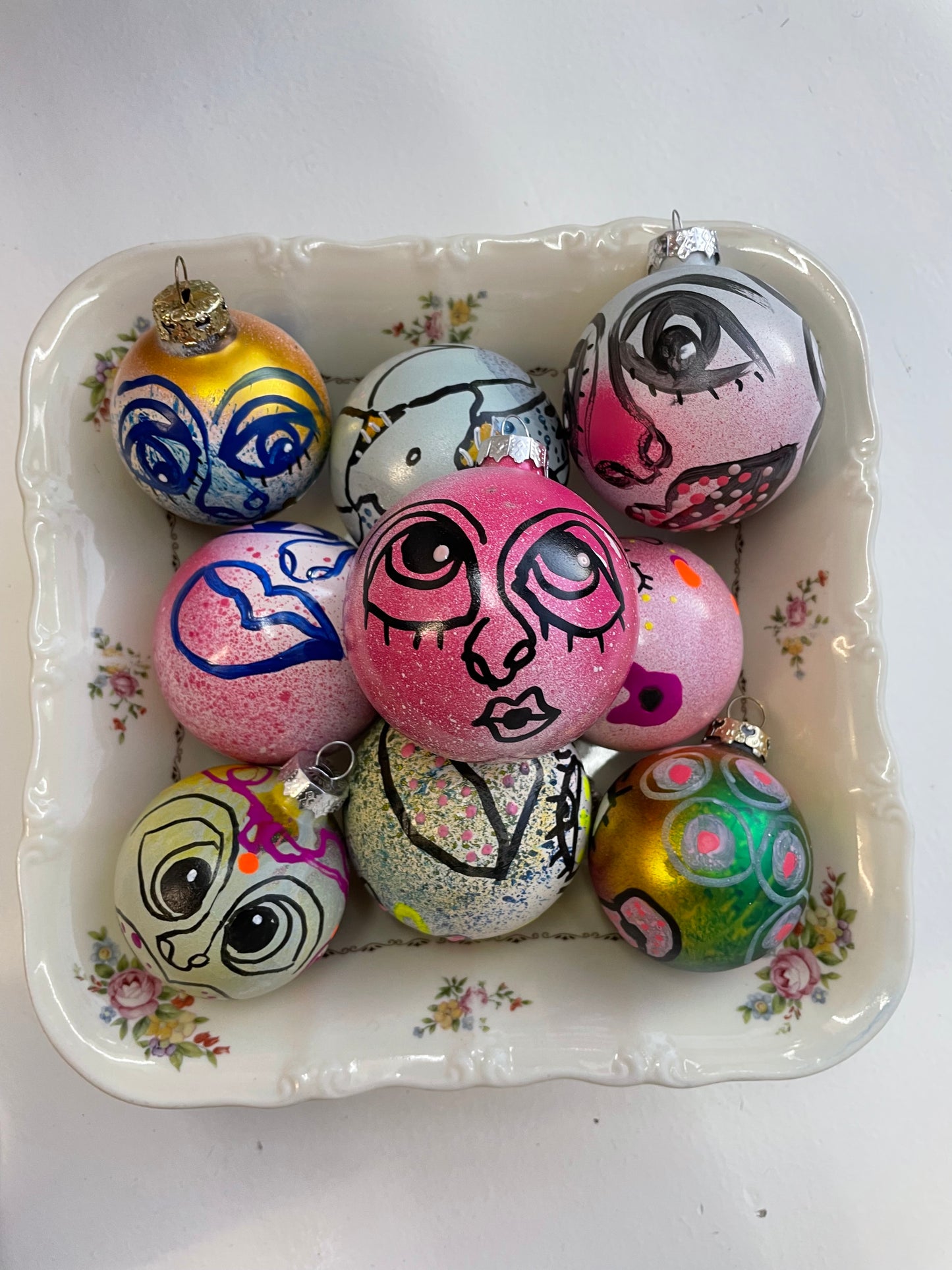 Mal på glas julekugler 7 dec.               kl. 10-12.30