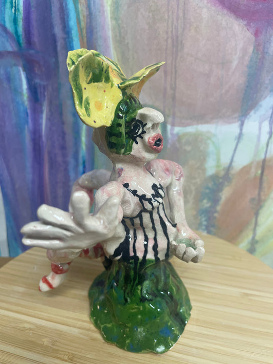 Keramik skulptur “ kvinde med dyr”