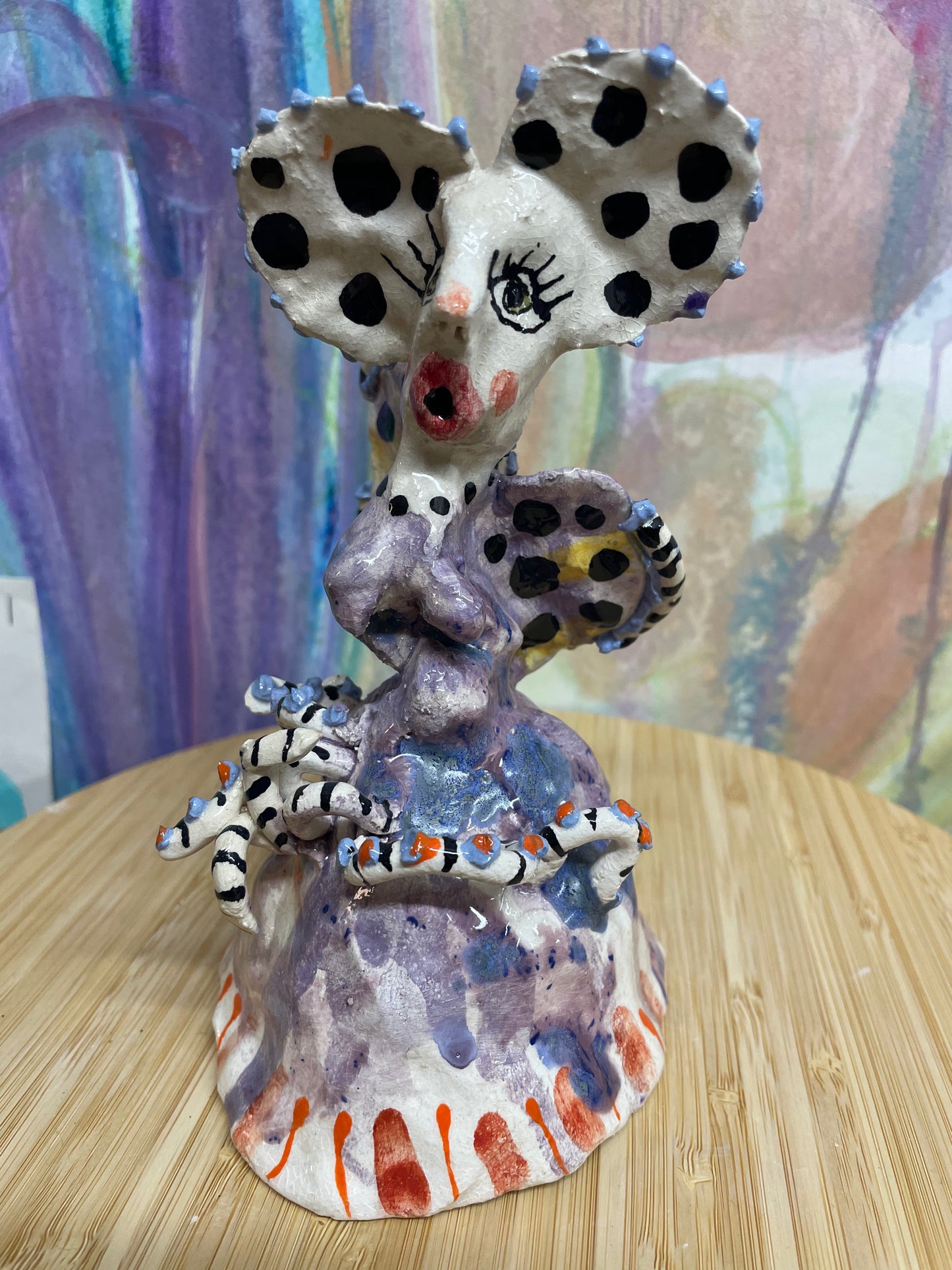 Keramik skulptur “kvinde med vinger”