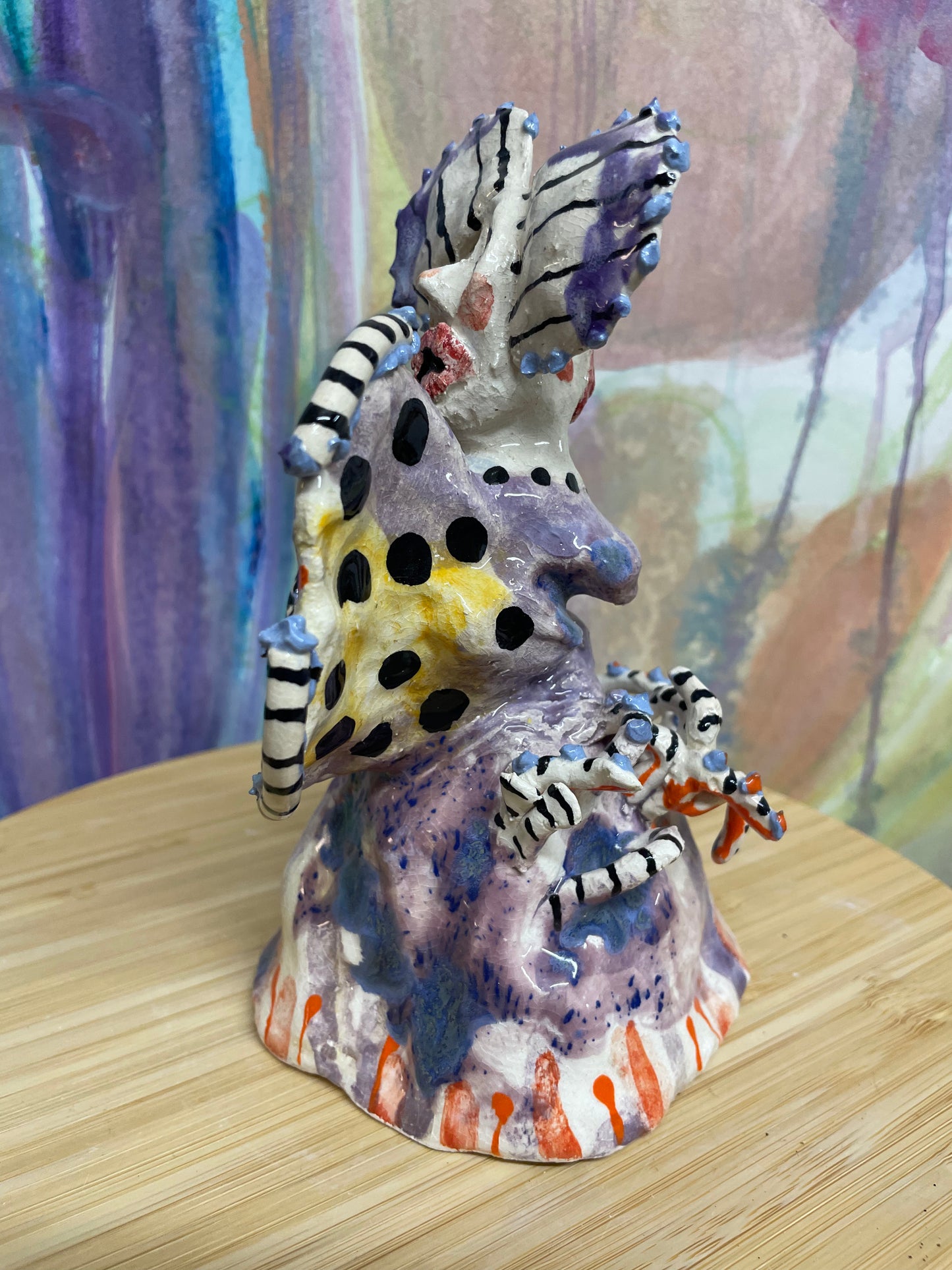 Keramik skulptur “kvinde med vinger”