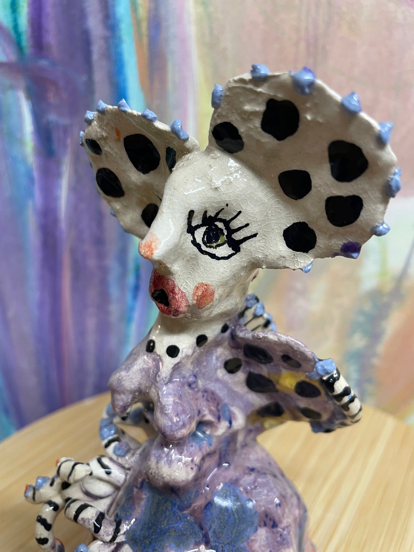 Keramik skulptur “kvinde med vinger”