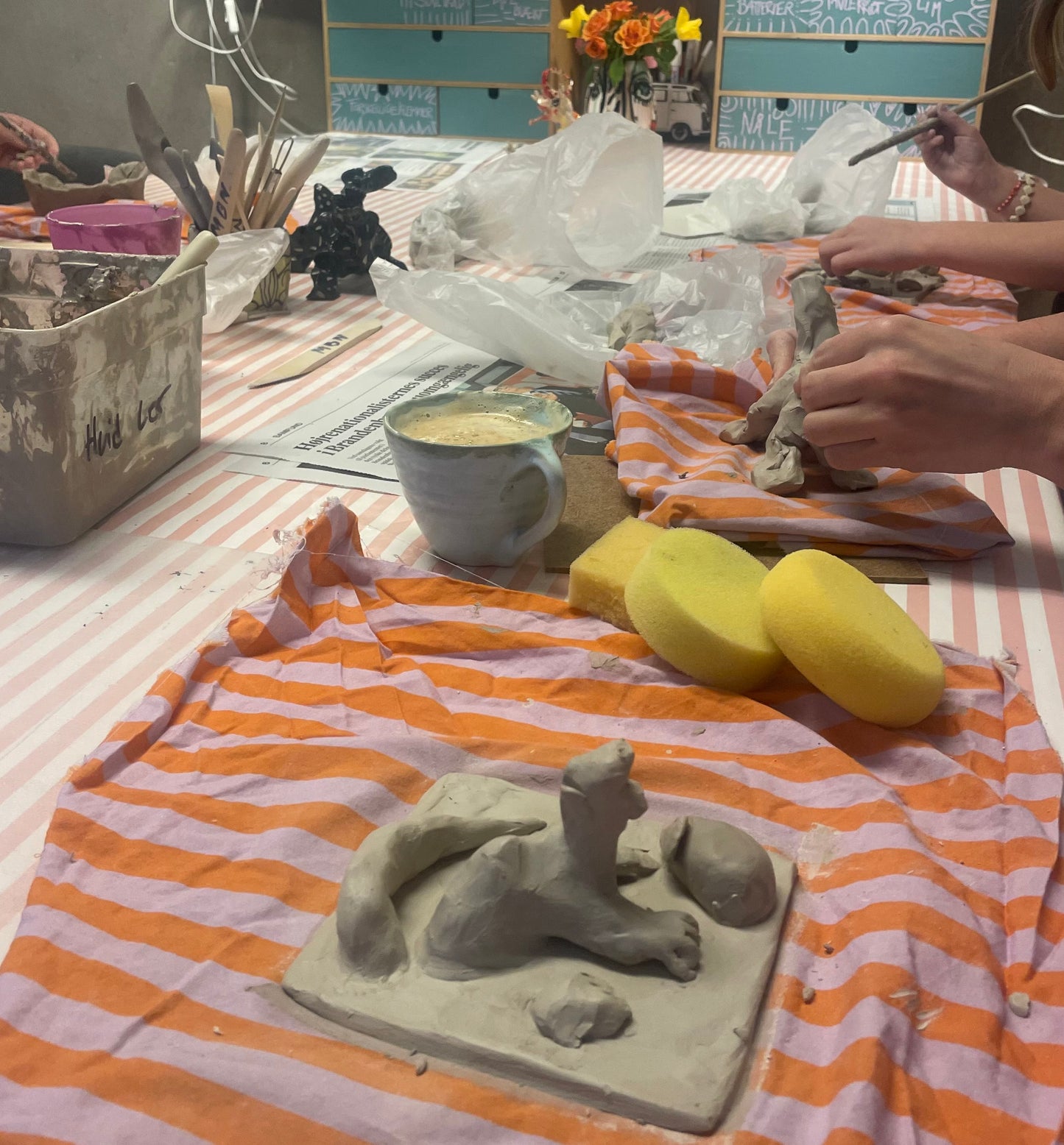 Sortestreger – Mini Keramikskole

Uge 27