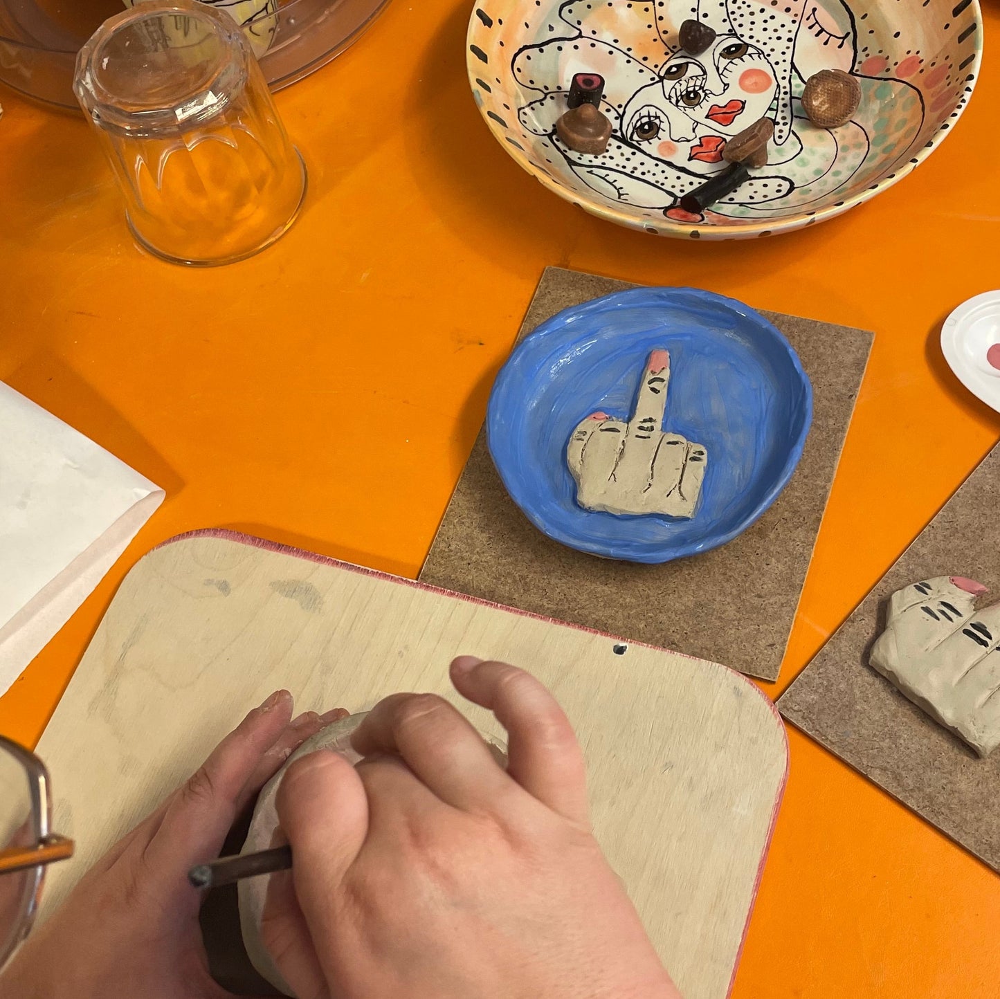 April Keramik-forløb unge/voksne